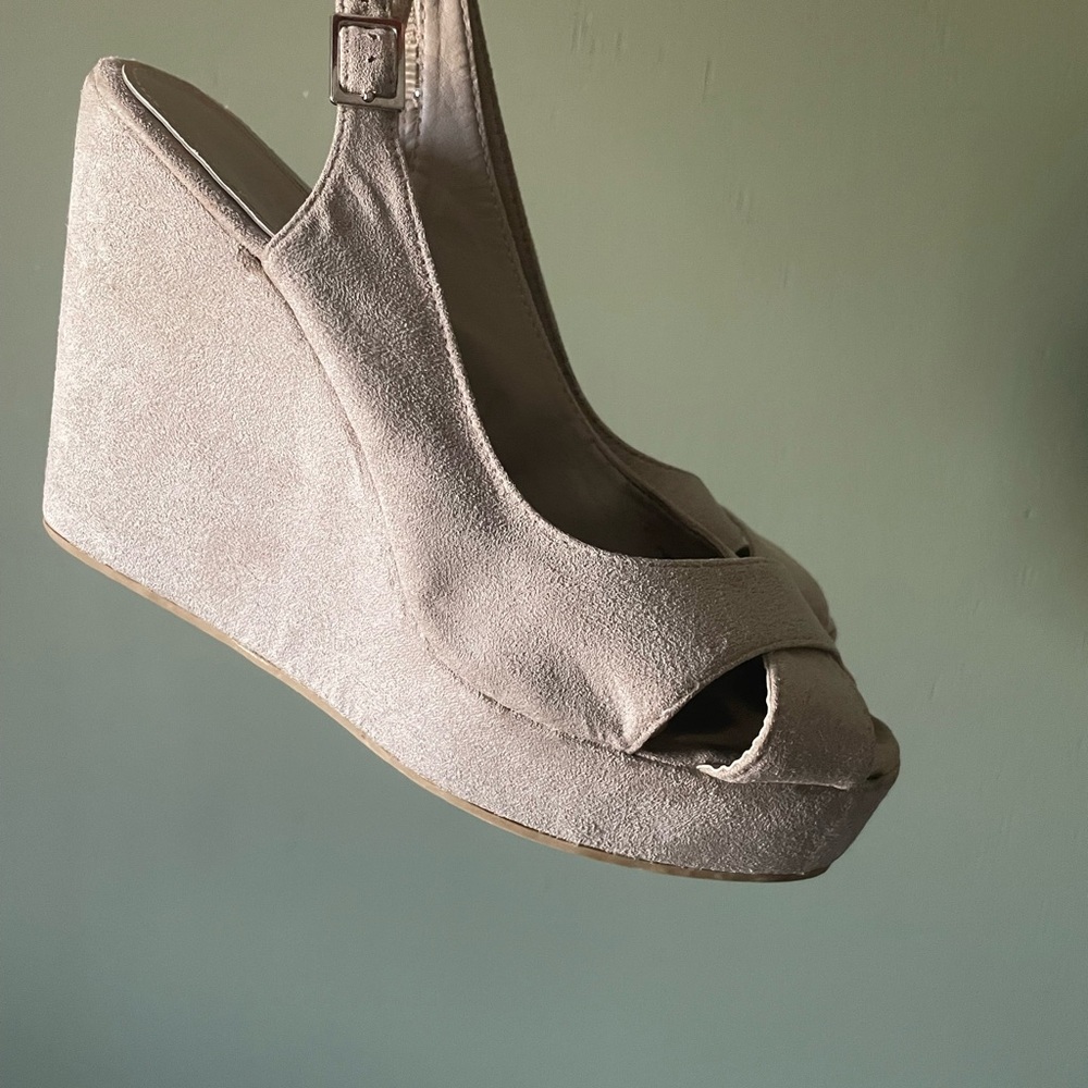Elegant Beige Wedge Sandals